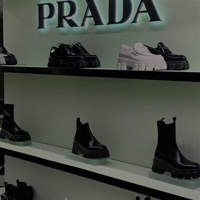 Торбица за торба у салону